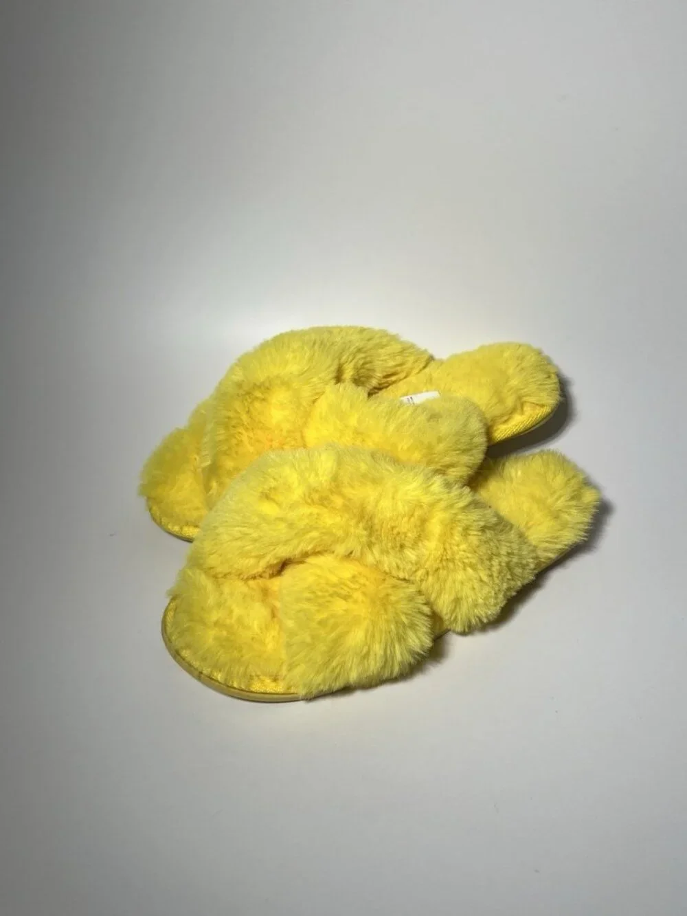 Target Girls Yellow Plush Criss Cross Slide Slippers Size L 4-5